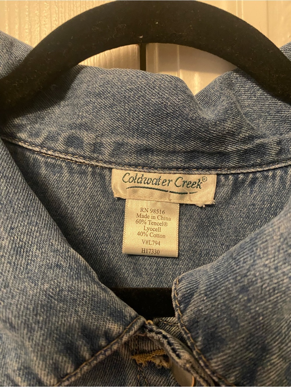 Coldwater Creek Jean Trucker Top Size Large - Picture 3 of 3